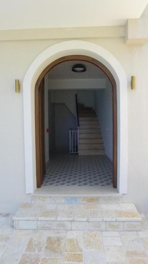 Caltabania Suites Áyios Nikítas Exterior foto