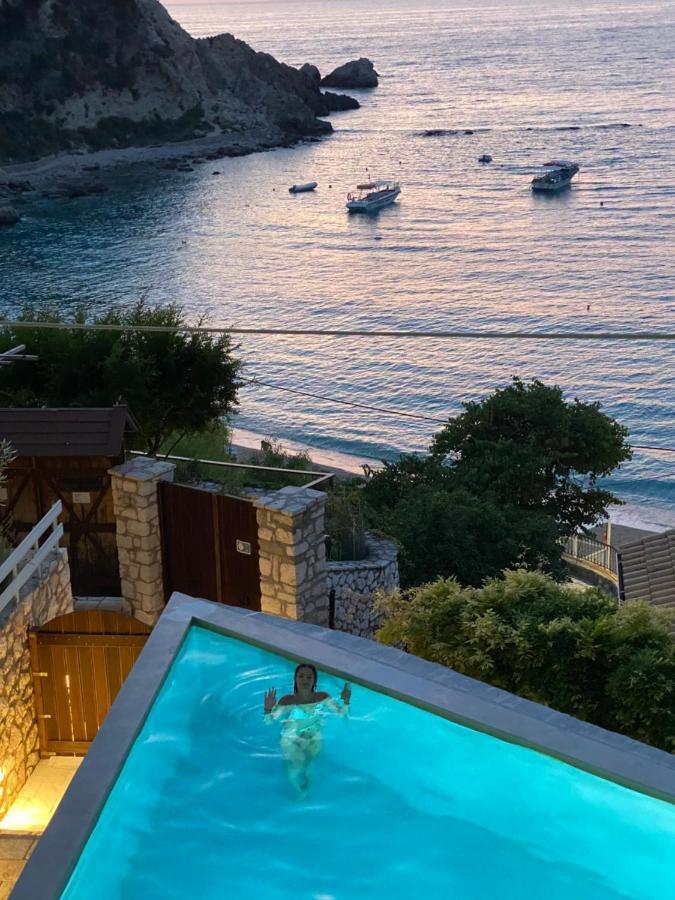 Caltabania Suites Áyios Nikítas Exterior foto